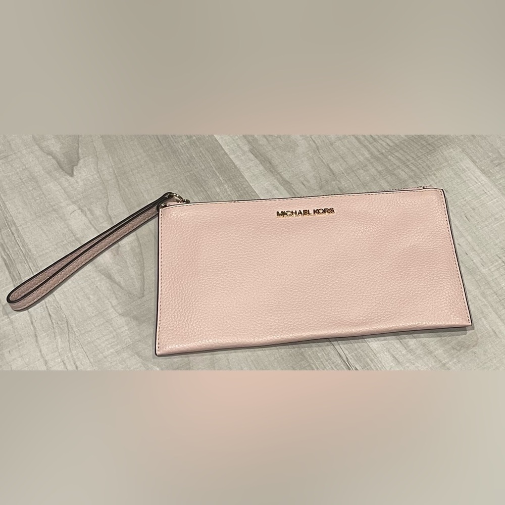 Authentic Michael Kors Wristlet
